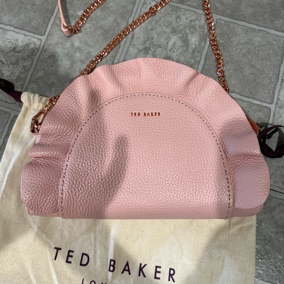 TED BAKER PINK BLUSH RUFFLE LEATHER CLUTCH HANDBAG WITH CHAIN SHOULDER STRAP - Picture 2 of 9